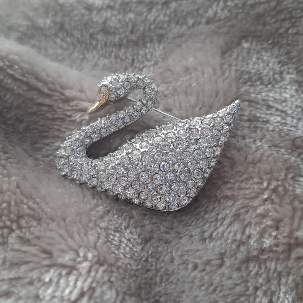 Swarovski Swan Brooch - Picture 5 of 10